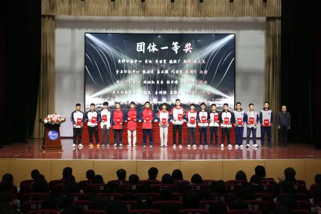 2024年沧州市“模具精匠杯”数控技术应用专业学生教师技能大赛在市职教中心举办(图2)