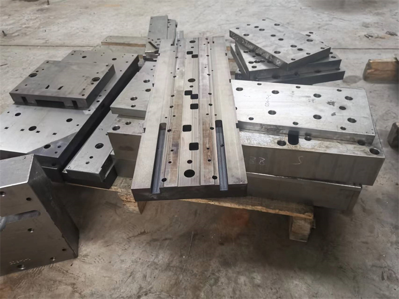 滑轨机械手模具-滑轨机械手模具厂-群龙金属制品(推荐商家)(图3)
