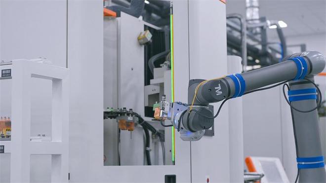 这一模具中心正式投产将吸引更多的优质企业入驻四川崇州(图2)