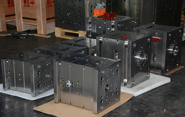 生产制造模具的过程(图1)